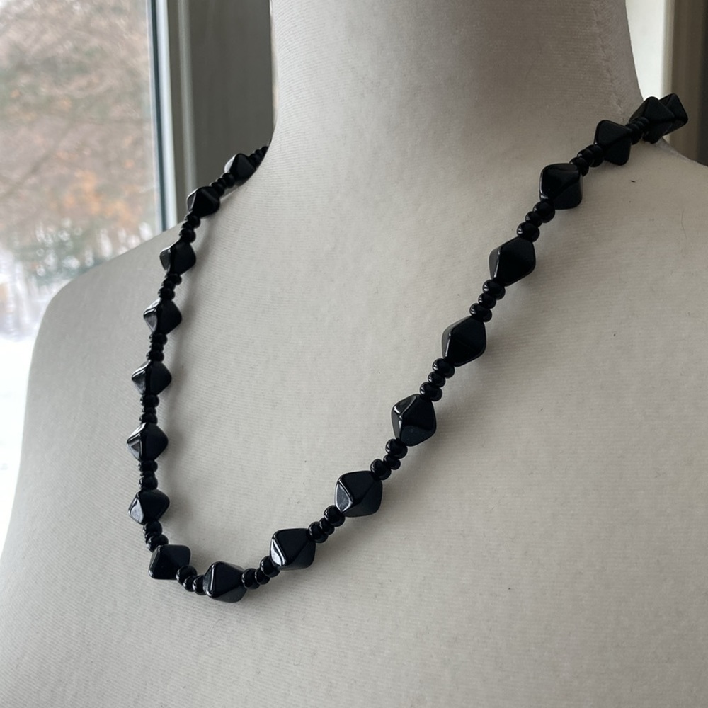 Beaded necklace bundle - Picture 6 of 12